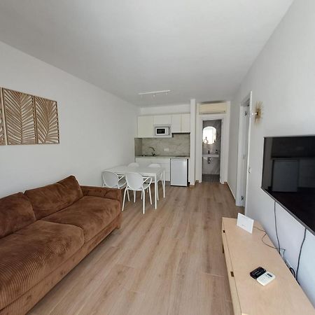 Homeforguest Apartamento Con Terraza Y Piscina En קורלחו מראה חיצוני תמונה