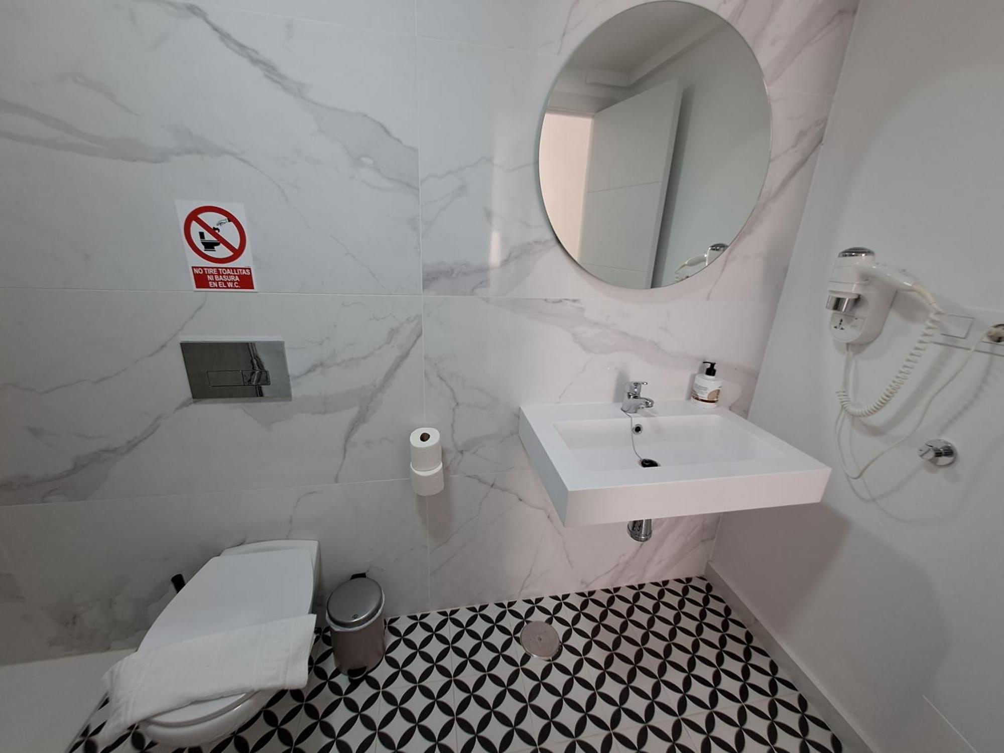 Homeforguest Apartamento Con Terraza Y Piscina En קורלחו מראה חיצוני תמונה