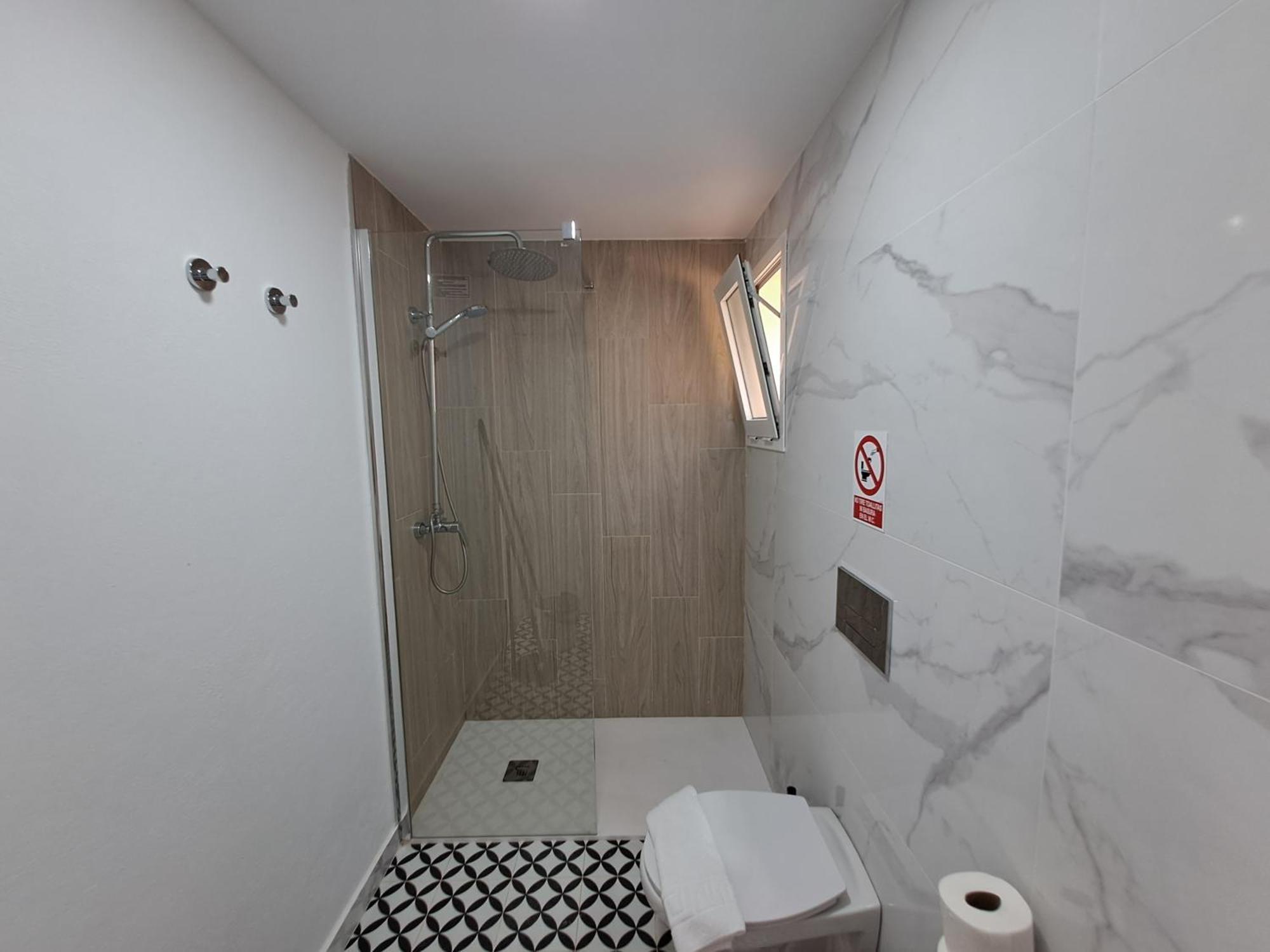Homeforguest Apartamento Con Terraza Y Piscina En קורלחו מראה חיצוני תמונה