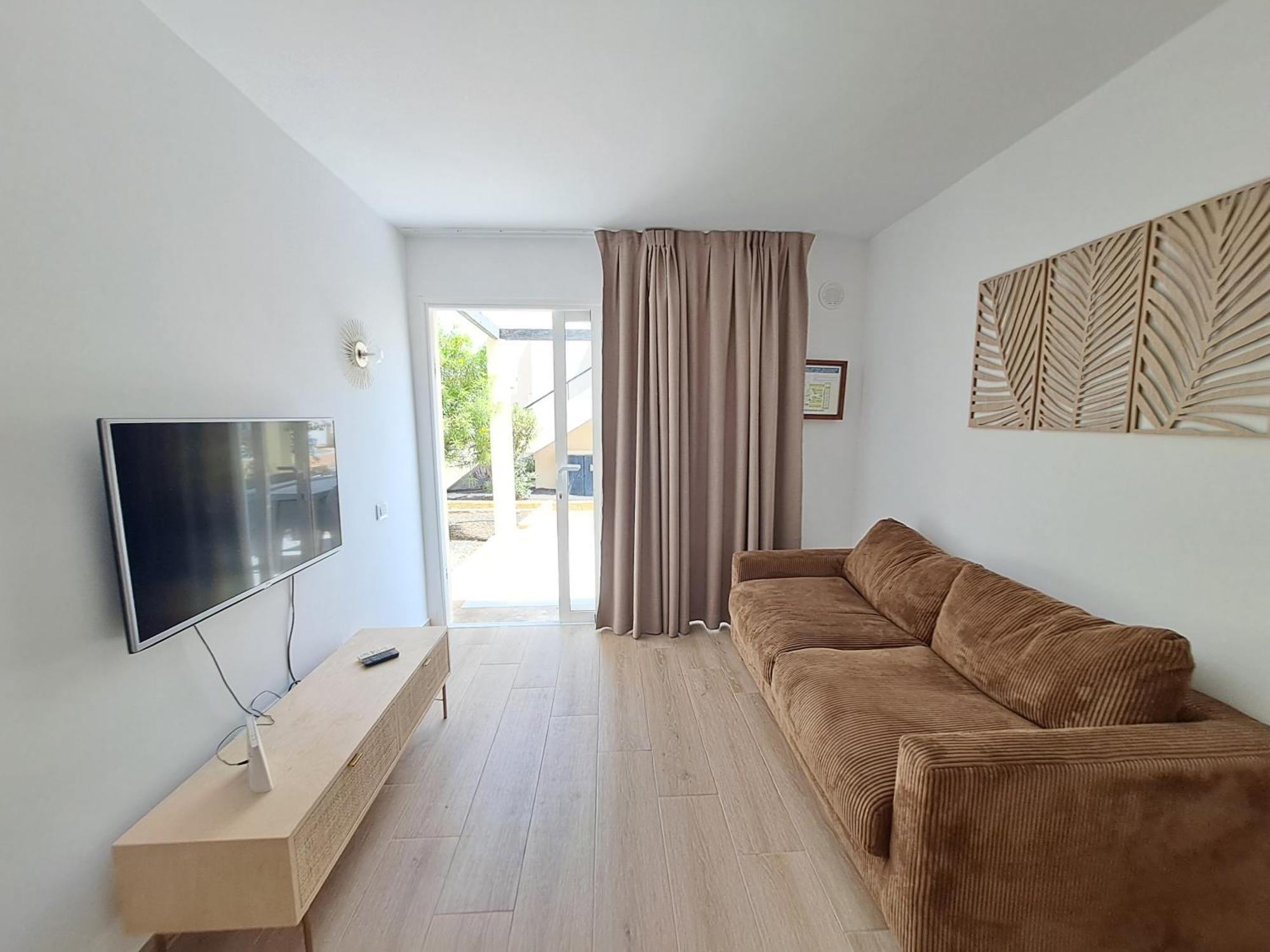 Homeforguest Apartamento Con Terraza Y Piscina En קורלחו מראה חיצוני תמונה