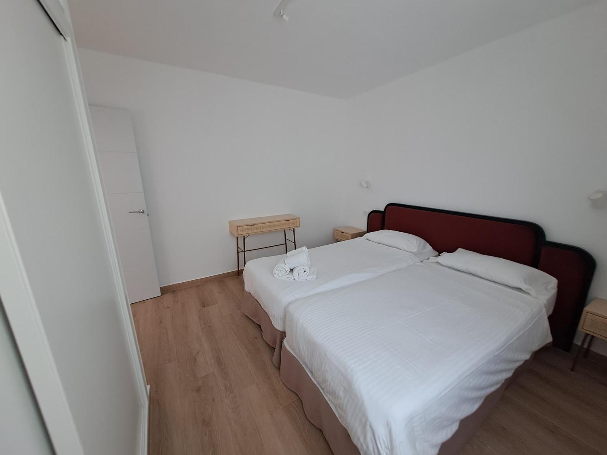 Homeforguest Apartamento Con Terraza Y Piscina En קורלחו מראה חיצוני תמונה