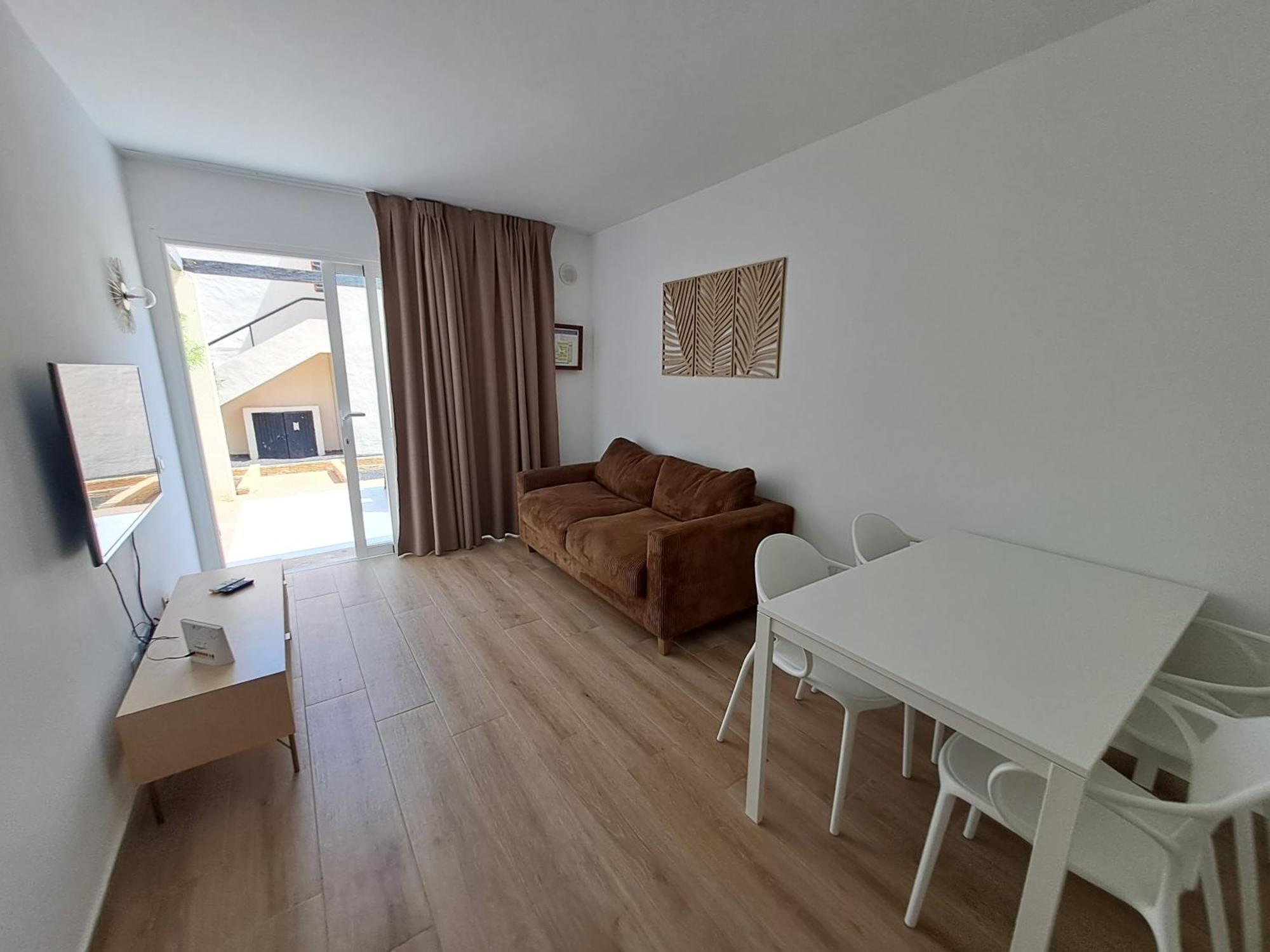Homeforguest Apartamento Con Terraza Y Piscina En קורלחו מראה חיצוני תמונה